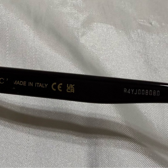 Gucci Men’s Sunglasses - Picture 7 of 9